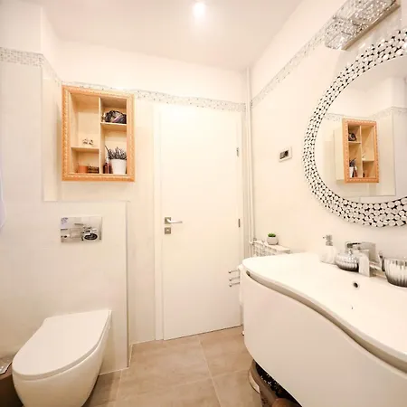 فيلة Luxury Experience In Center Of With Heated Pool And Jacuzzi