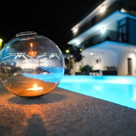 Luxury Experience In Center Of With Heated Pool And Jacuzzi زادار