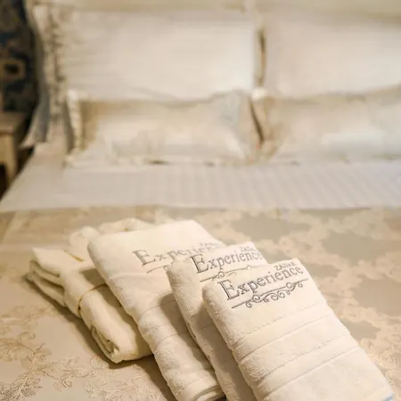 Villa Luxury Experience In Center Of With Heated Pool And Jacuzzi