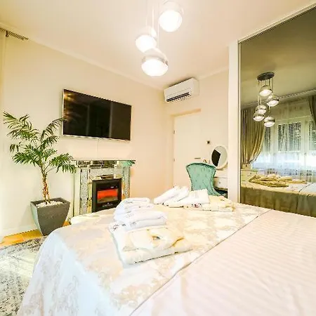 וילה Luxury Experience In Center Of With Heated Pool And Jacuzzi