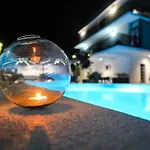Luxury Experience In Center Of With Heated Pool And Jacuzzi Zadar