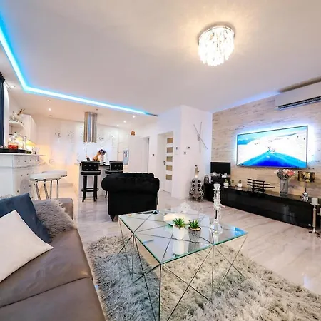 Luxury Experience In Center Of With Heated Pool And Jacuzzi Вілла Задар