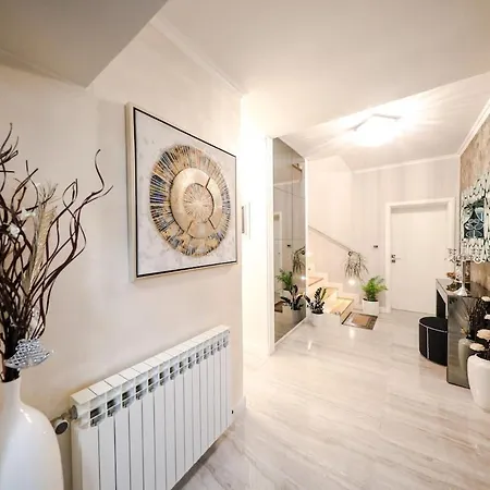 别墅 Luxury Experience In Center Of With Heated Pool And Jacuzzi 扎达尔