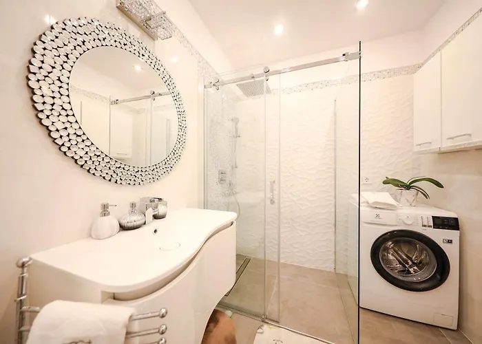 Luxury Experience In Center Of With Heated Pool And Jacuzzi