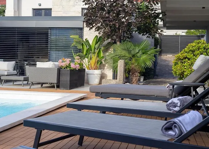 Luxury Experience In Center Of With Heated Pool And Jacuzzi * Zadar