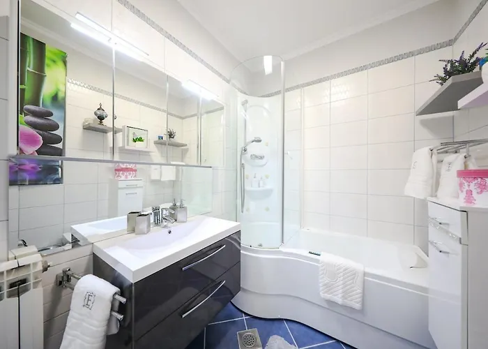 Luxury Experience In Center Of With Heated Pool And Jacuzzi Villa