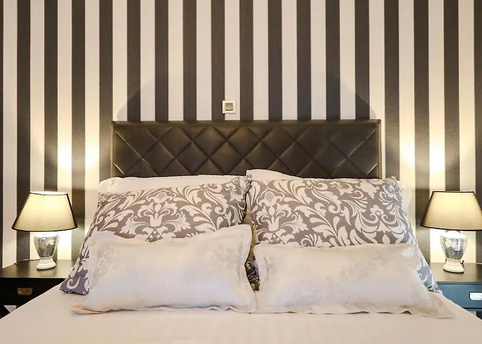 Luxury Experience In Center Of With Heated Pool And Jacuzzi *