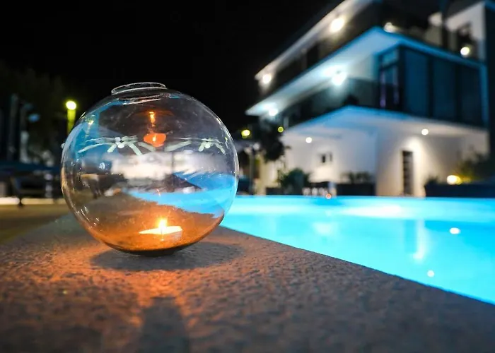 Luxury Experience In Center Of With Heated Pool And Jacuzzi Zadar