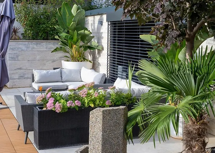 Villa Luxury Experience In Center Of With Heated Pool And Jacuzzi *