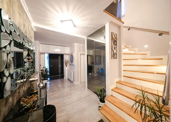 Villa Luxury Experience In Center Of With Heated Pool And Jacuzzi *