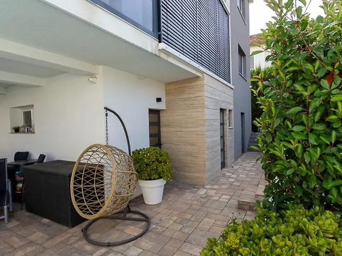 Villa Luxury Experience In Center Of With Heated Pool And Jacuzzi Zadar