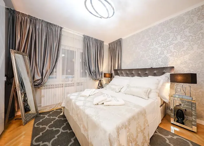 Luxury Experience In Center Of With Heated Pool And Jacuzzi